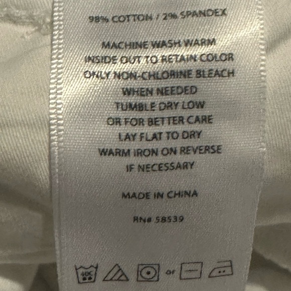 NWT KUT from the Kloth Jenny Walking Short white - Picture 8 of 11